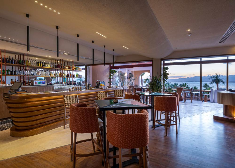 Rooftop bar with sea views in Somabay